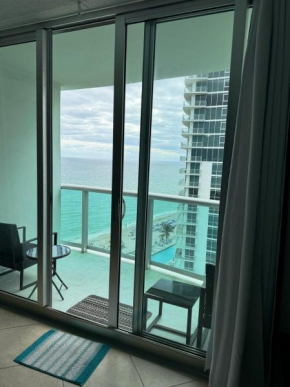 Spectacular ocean view 1 bedroom in Hollywood